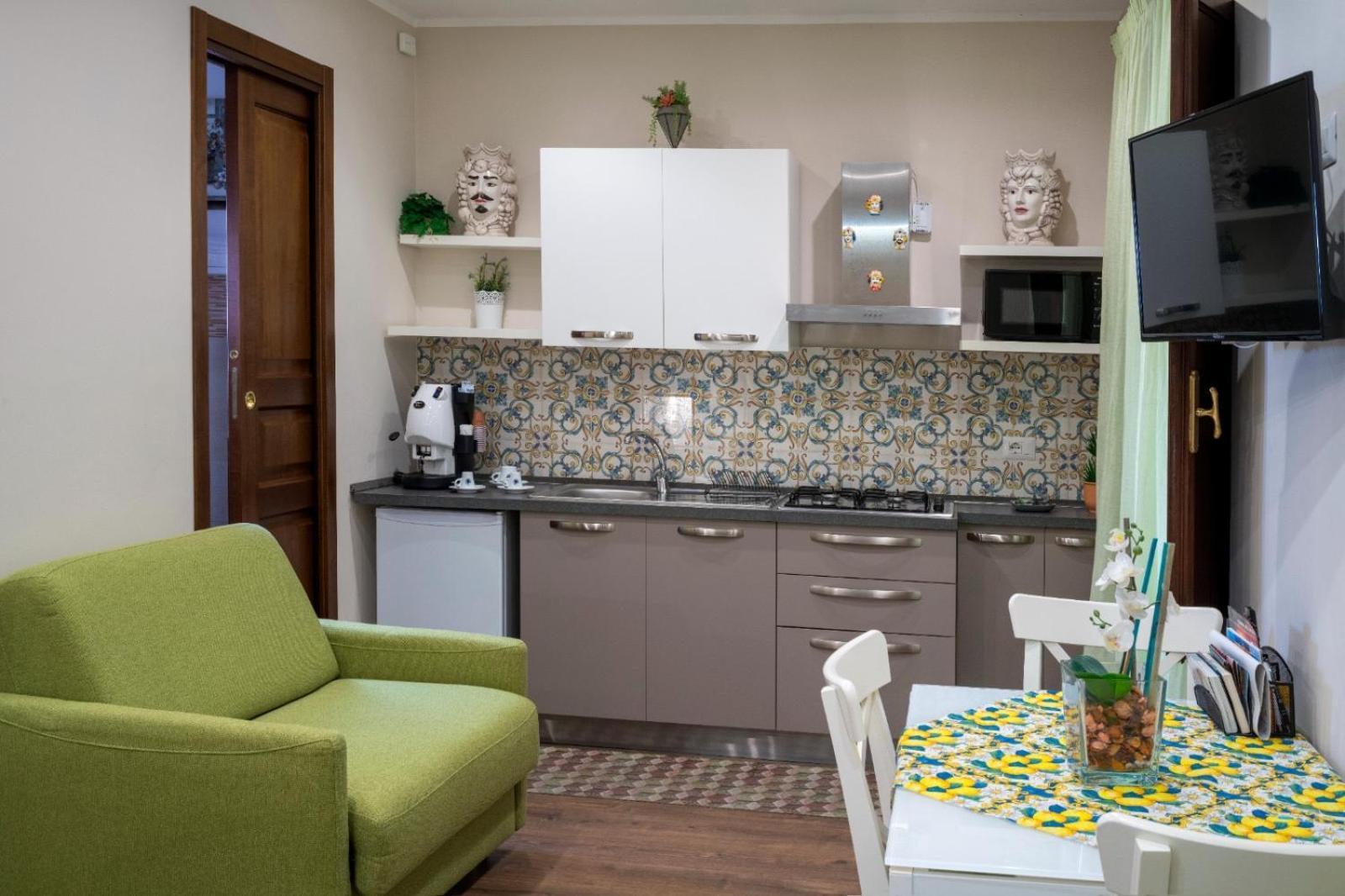 Taozen Apartments Таормина Екстериор снимка