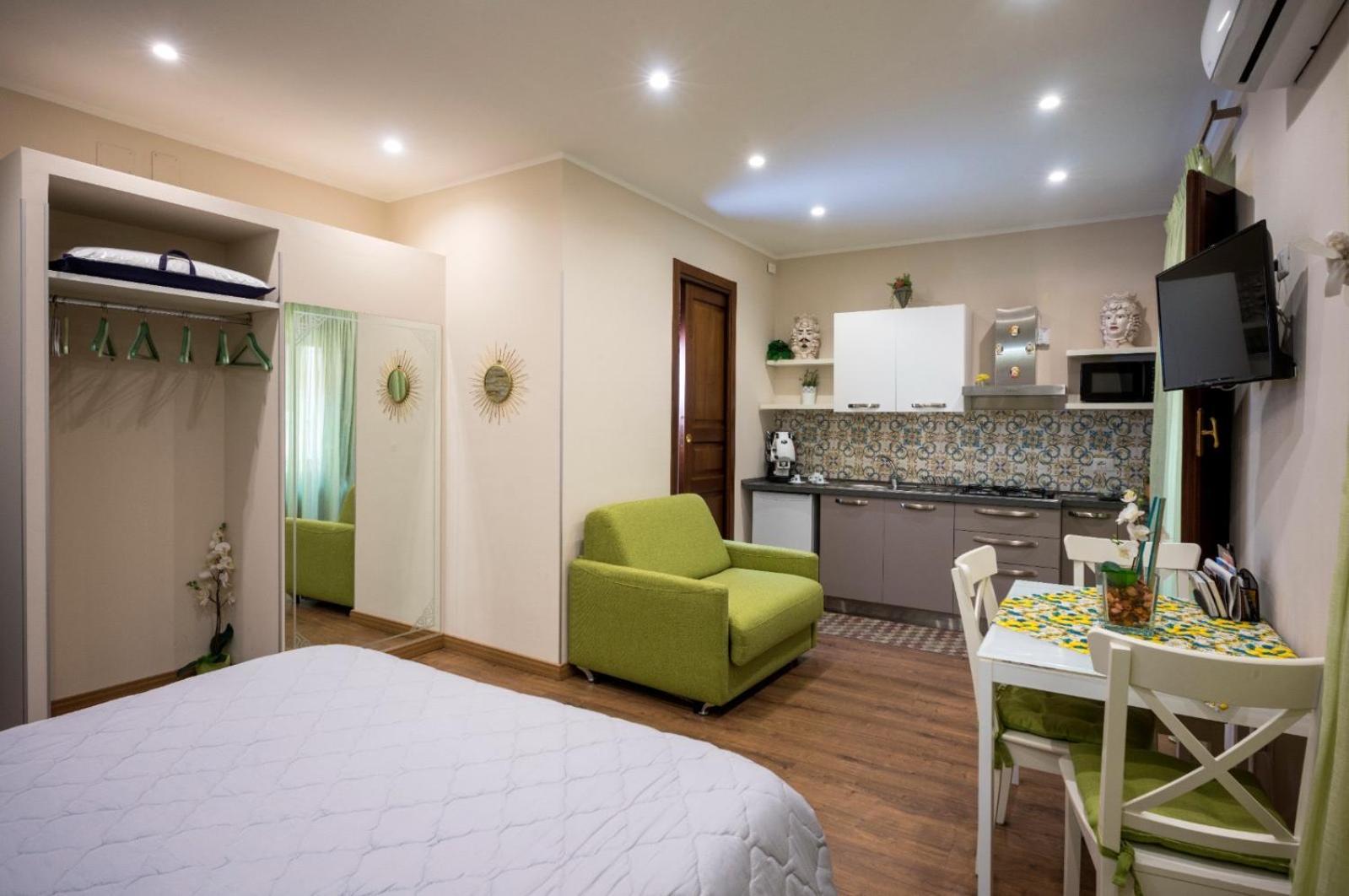 Taozen Apartments Таормина Екстериор снимка